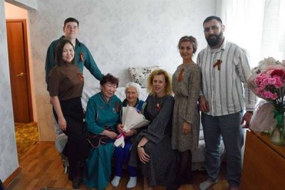 Представители национально-культурных организаций побывали в гостях у ветерана