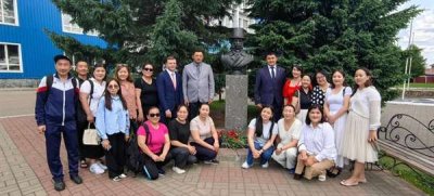 В Горно-Алтайске почтили память поэта Александра Пушкина